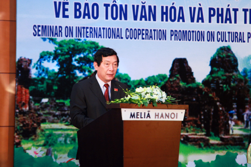 Thứ trưởng Bộ VHTTDL Huỳnh Vĩnh Ái phát biểu tại hội thảo